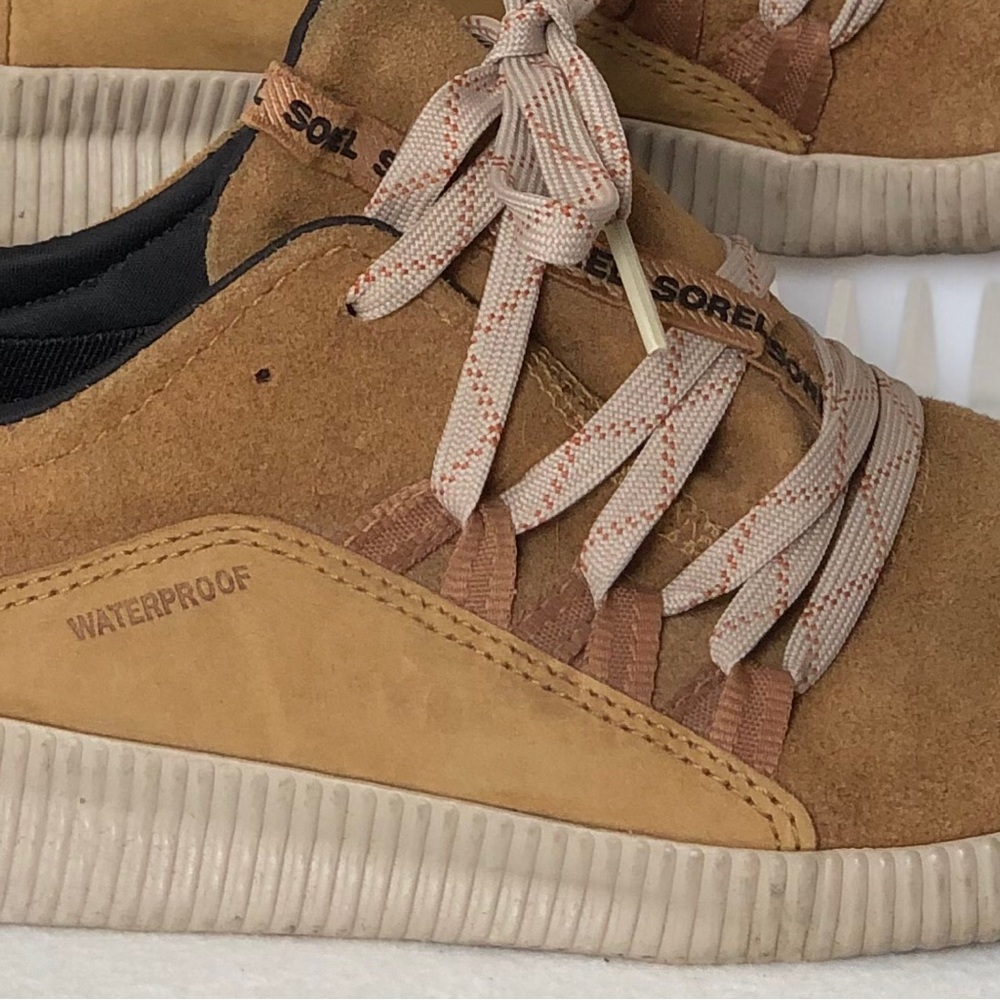 Sorel Out ‘N About Plus waterproof low top sneakers -women’s size 7.5 -tan/brown - Picture 7 of 9